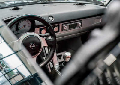 Opel Speedster schwarz Innenraum Armatur