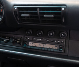 Porsche 993 Carrera S Radio Detail