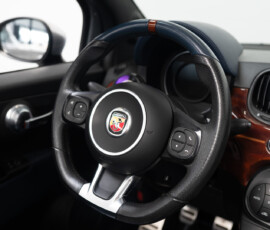 Abarth 695 c Ricale Cabrio Lenkrad
